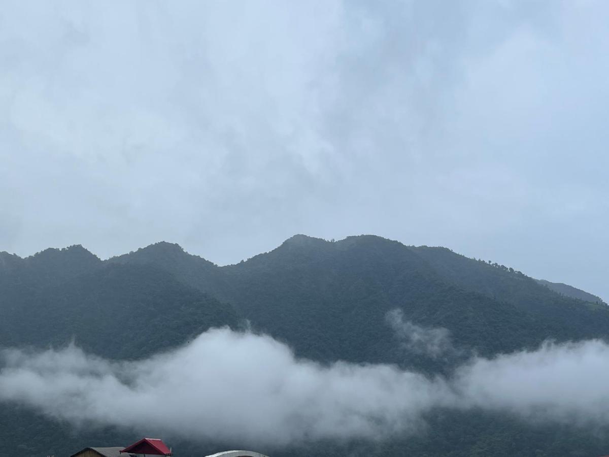 Rishikesh Adiyogi Hotel Ngoại thất bức ảnh